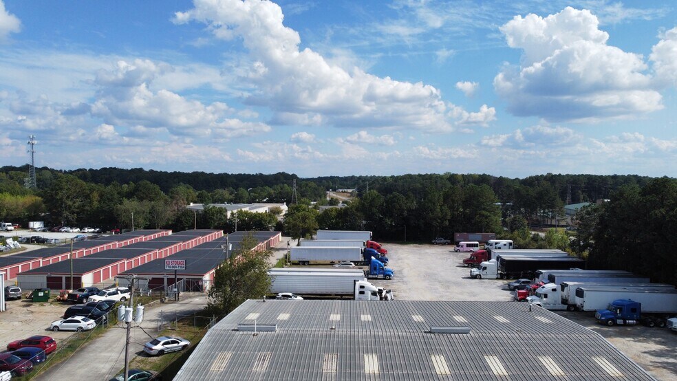 More Photos Of 424 SE Broad St, Fairburn Distribution For Lease