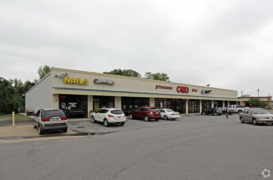 More Photos Of 100 Walmart Dr, Morrilton General Retail For Lease
