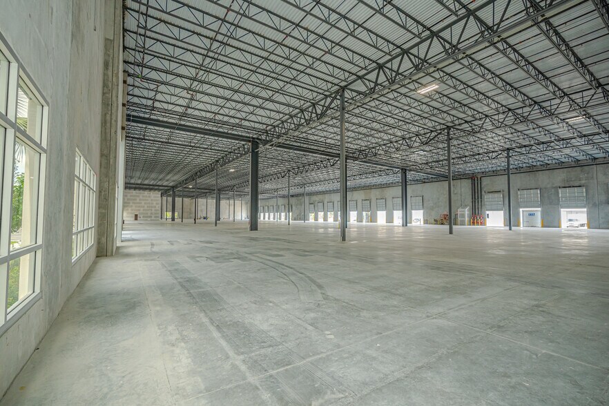 More Photos Of 1620 NW 215th St, Miami Gardens Unknown For Lease