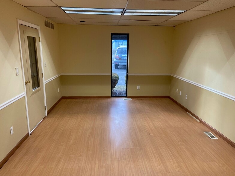More Photos Of 6222 Webster St, Dayton Warehouse For Lease