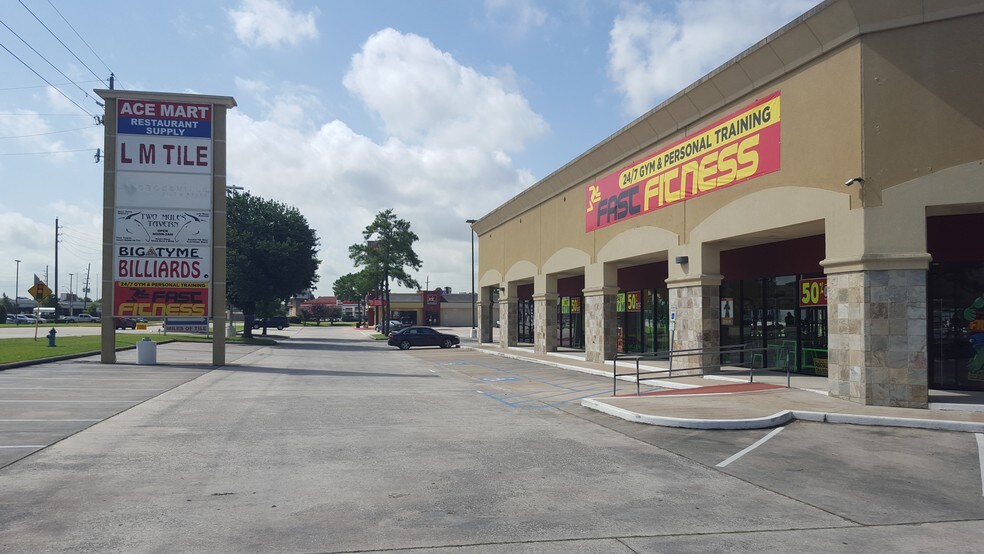 More Photos Of 100-200 Cypresswood Dr, Spring Freestanding For Lease