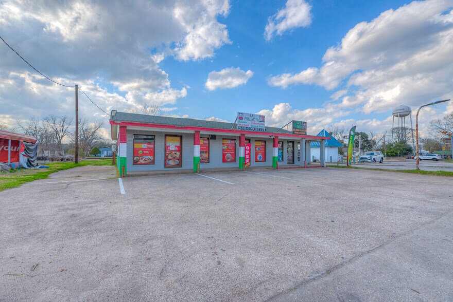 More Photos Of 103 S Home St, Corrigan Freestanding For Lease