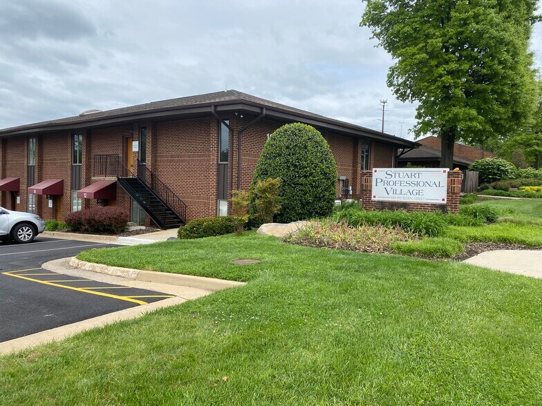 More Photos Of 106 Elden St, Herndon Medical For Lease