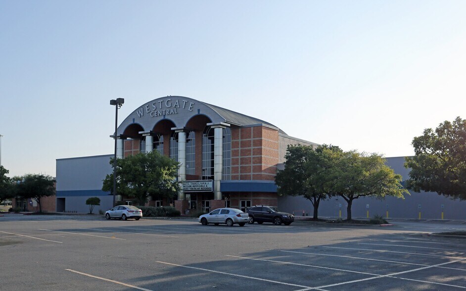 More Photos Of 4477 S Lamar Blvd, Austin Unknown For Lease