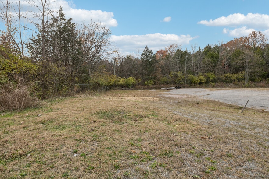 More Photos Of 3502 Dickerson Pike, Nashville Flex For Sale