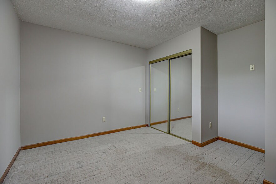 More Photos Of 4420 S Dixie Hwy, Franklin Office For Sale