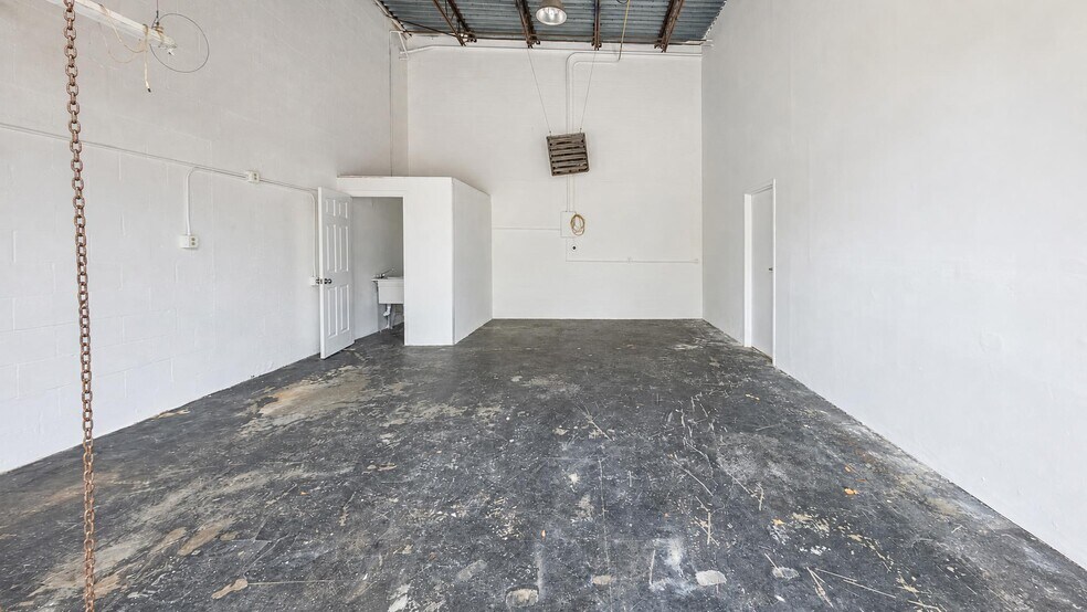 More Photos Of 125 SE 3rd St, Deerfield Beach Flex For Lease