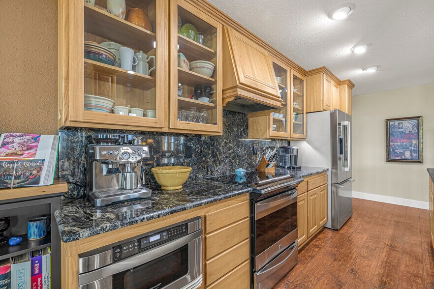 More Photos Of 13 Gott Ln, Salmon Hospitality For Sale