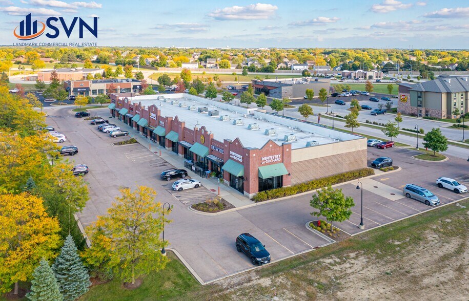 More Photos Of 1037-1061 W Orchard Rd, North Aurora General Retail For Lease