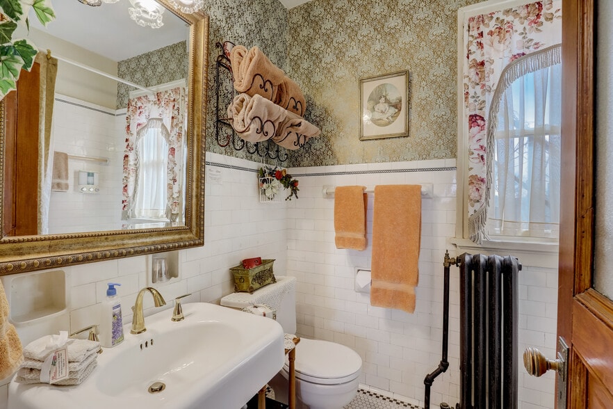 More Photos Of 3209 W Wells St, Milwaukee Hospitality For Sale