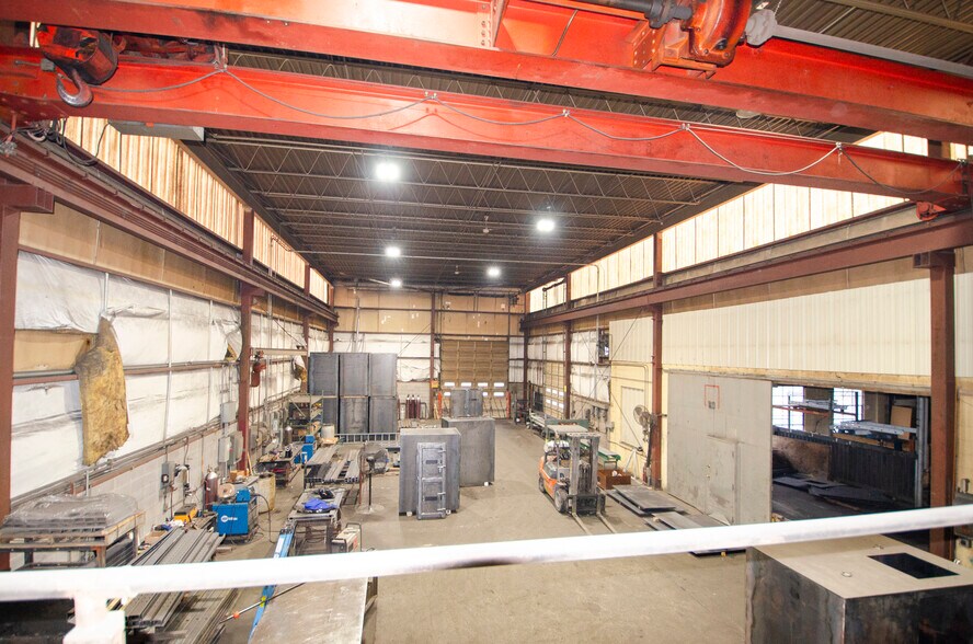 More Photos Of 1452 N National Ave, Springfield Warehouse For Sale