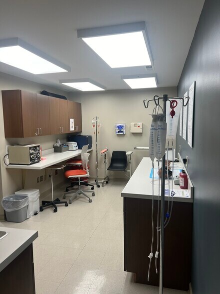 More Photos Of 230-236 Thomas More Pky, Crestview Hills Medical For Lease
