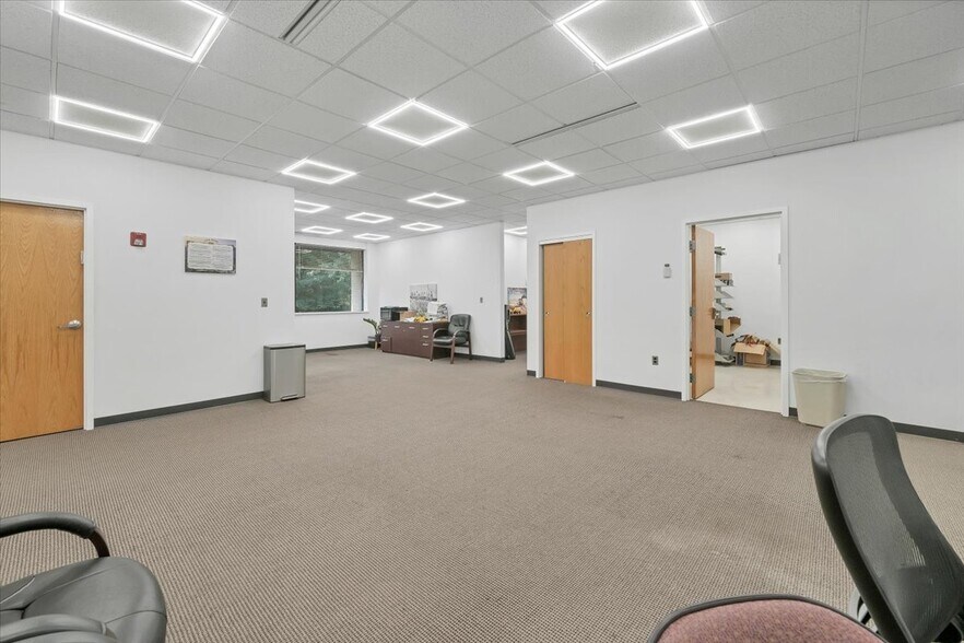 More Photos Of 180 Summit Ave, Montvale Medical For Lease
