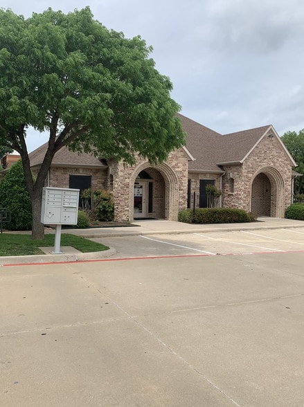 More Photos Of 2301 Olympia Dr, Flower Mound Medical For Lease