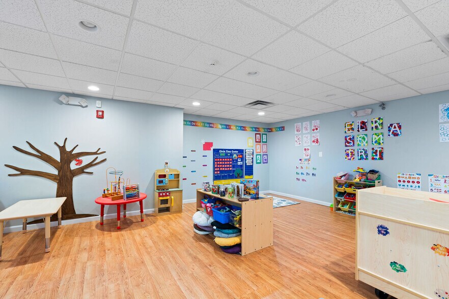 More Photos Of 1 Beverly Dr, Sterling Storefront For Sale
