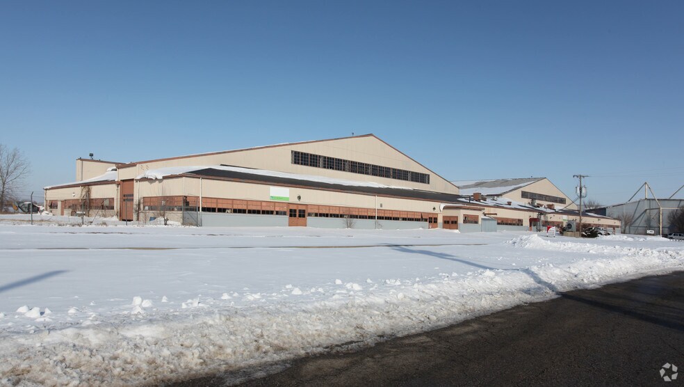 Primary Photo Of 15360 Hangar Rd, Kansas City Airplane Hangar For Lease
