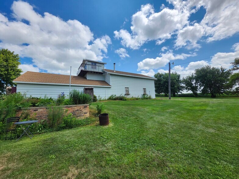 More Photos Of 17069 400th St, Leland Contractor Storage Yard For Sale