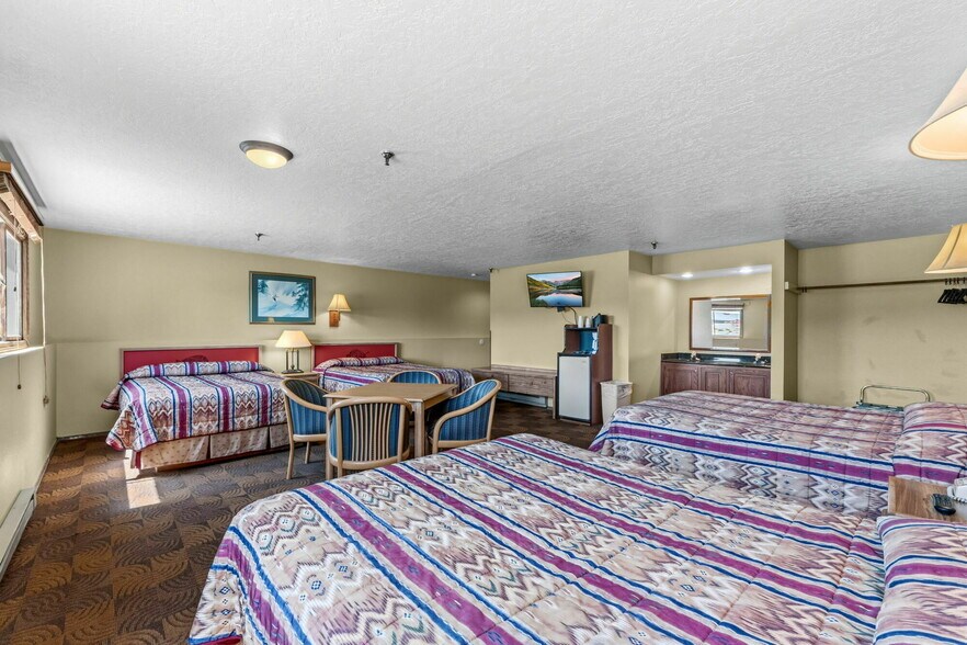 More Photos Of 205 Beaver Lodge Rd, Frisco Hotel For Sale