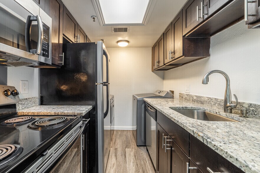 More Photos Of 4919 Belmont Ave, Dallas Apartments For Sale