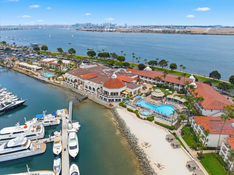 More Photos Of 1551 Shelter Island Dr, San Diego Hotel For Lease