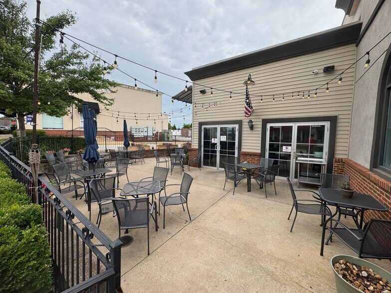 More Photos Of 7434 Village Center Dr, O'Fallon Restaurant For Sale
