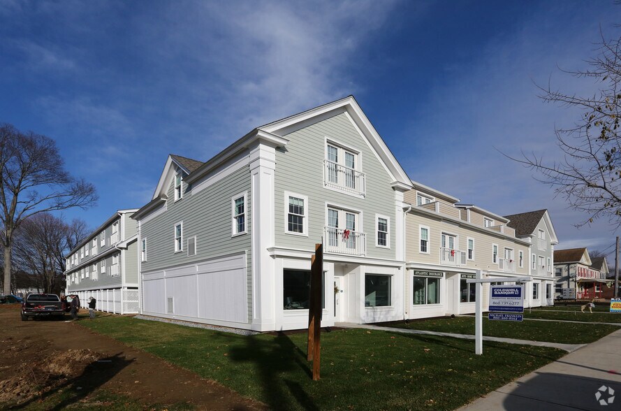More Photos Of 377 Main St, Niantic Apartments For Lease