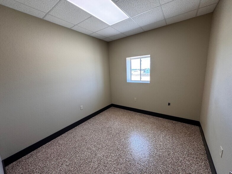 More Photos Of 772 County Road 429, Pleasanton Distribution For Lease