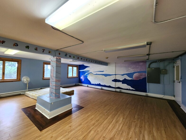 More Photos Of 303 Gunderman Rd, Spencer Manufacturing For Sale