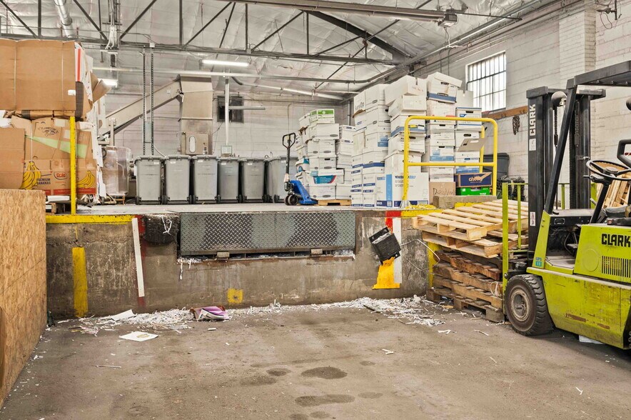 More Photos Of 313 W Bayaud Ave, Denver Warehouse For Lease