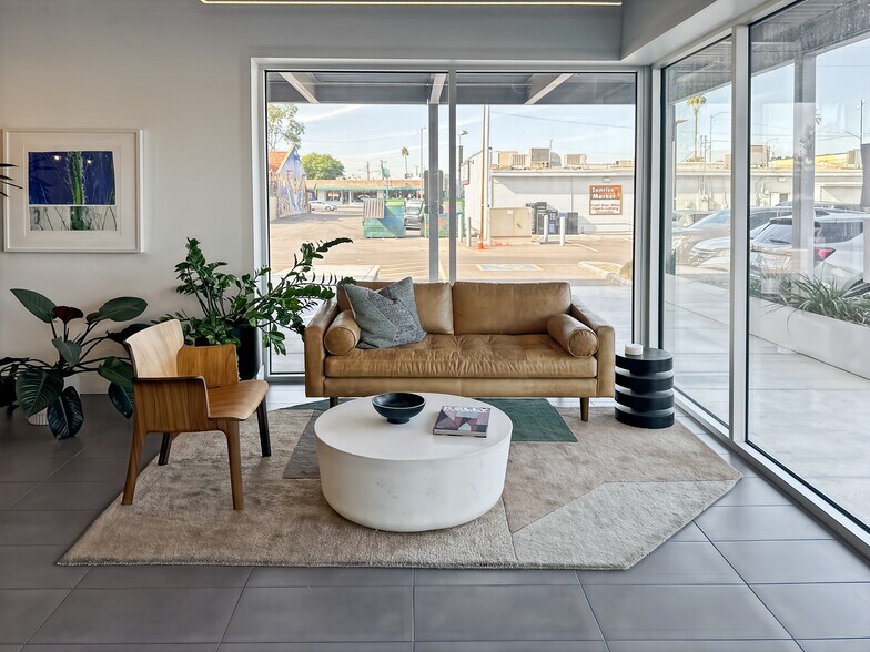 More Photos Of 555 W Turney Ave, Phoenix Coworking Space