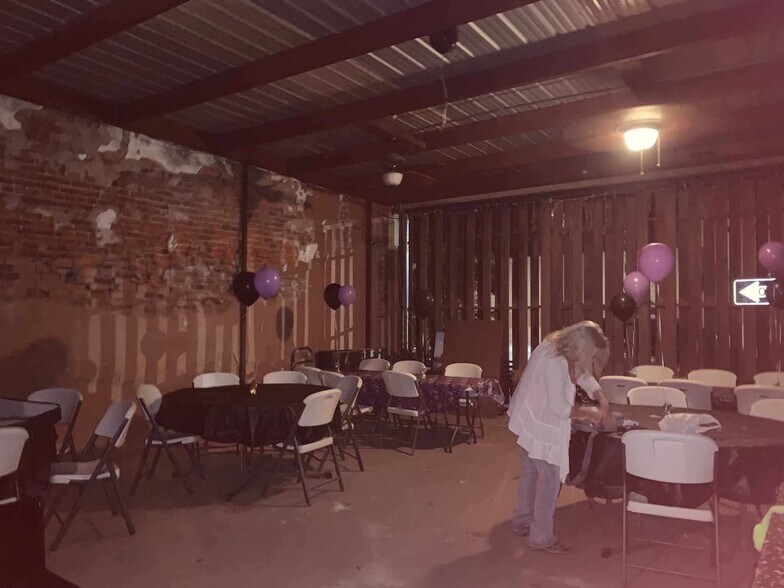 More Photos Of 218 N Main St, Rockdale Storefront For Sale