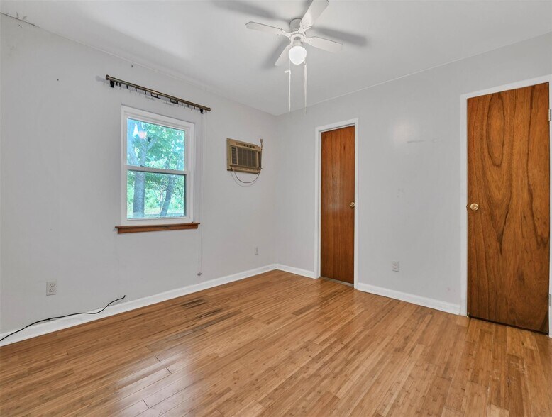 More Photos Of 11304 Fostoria Rd, Cleveland Land For Sale