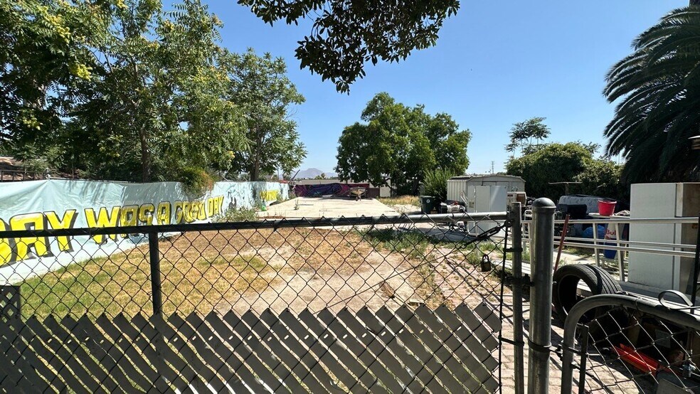 More Photos Of 1051 W 2nd St, San Bernardino Industrial For Sale