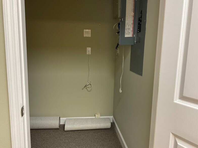 More Photos Of 955 E Martin Luther King Junior Dr, Tarpon Springs Medical For Lease