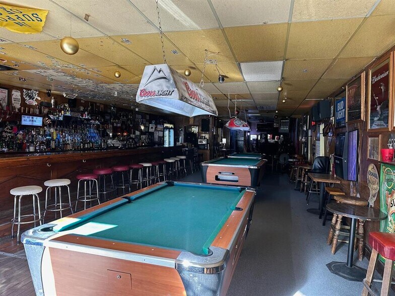 More Photos Of 190 Commercial St, Portola Bar For Sale