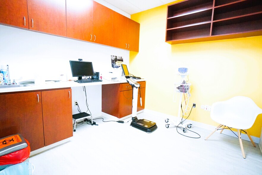 More Photos Of 4825 Almeda Rd, Houston Medical For Lease