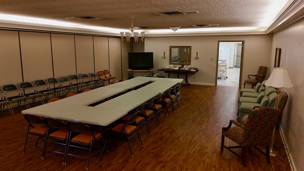 More Photos Of 300 N 5th St, Temple Religious Facility For Sale