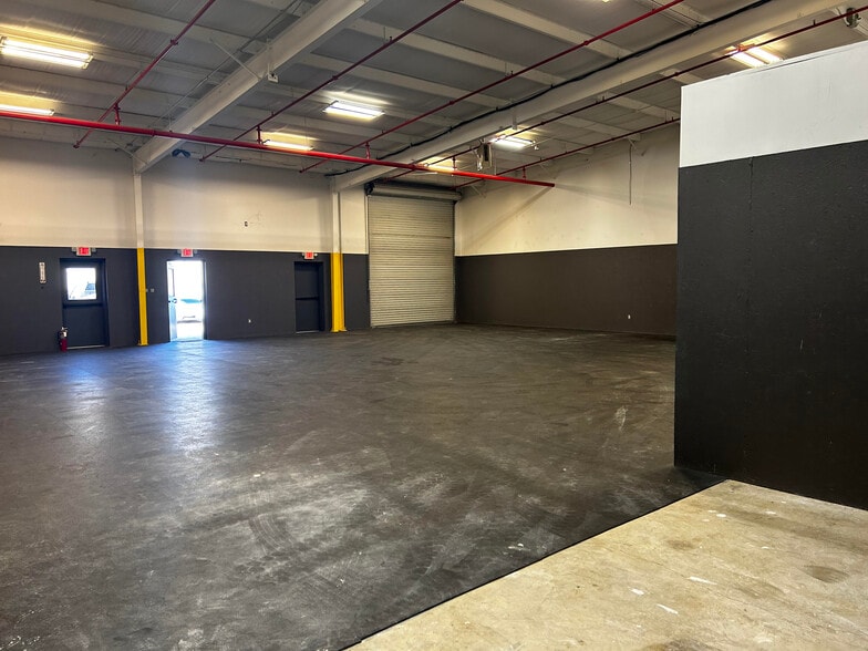 More Photos Of 12124 S Pipeline Rd, Euless Industrial For Lease