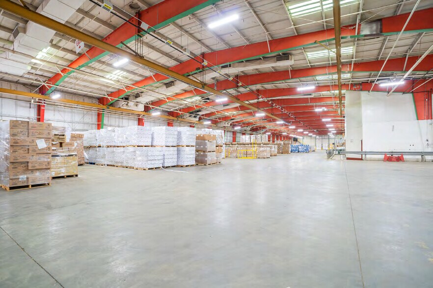 More Photos Of 99 Green St, Clinton Warehouse For Lease