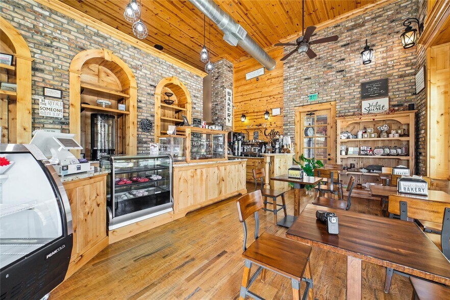 More Photos Of 301 E Brown St, San Saba Freestanding For Sale