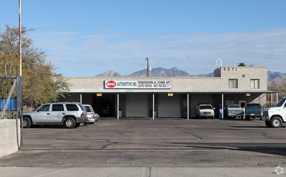 More Photos Of 5071 E 29th St, Tucson Auto Repair For Lease