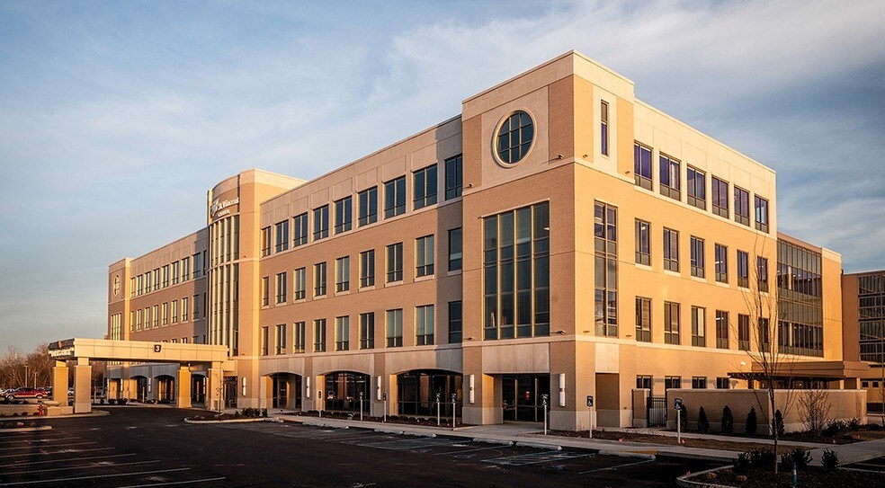 More Photos Of 13420 N Meridian St, Carmel Medical For Lease