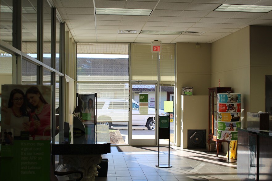 More Photos Of 124 S Main St, Ridgely Bank For Sale