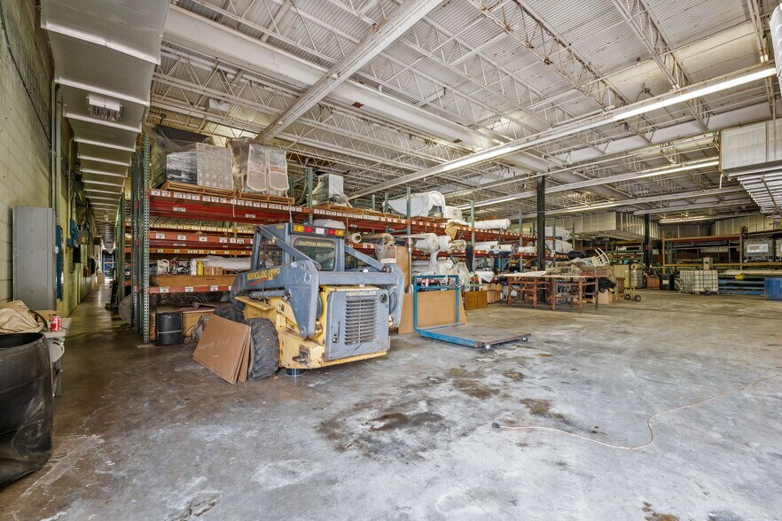More Photos Of 1000 E Butler Ave, Liberty Manufacturing For Sale