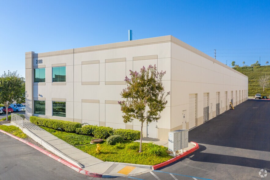 More Photos Of 3508 Seagate Way, Oceanside Manufacturing For Lease