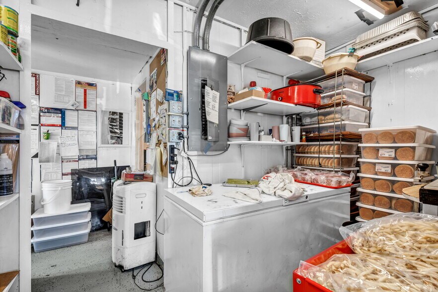 More Photos Of 198 Main St, Bridgeport Restaurant For Sale