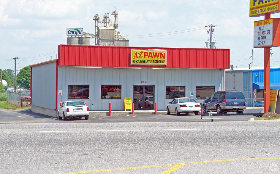 More Photos Of 2103 S Thompson St, Springdale Freestanding For Sale