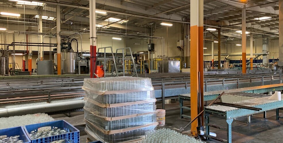 More Photos Of 110 Erie St, Pomona Manufacturing For Lease