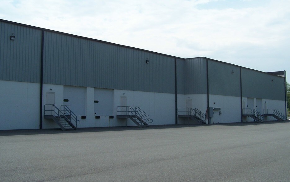 More Photos Of 1140 River Rd, New Castle Warehouse For Lease