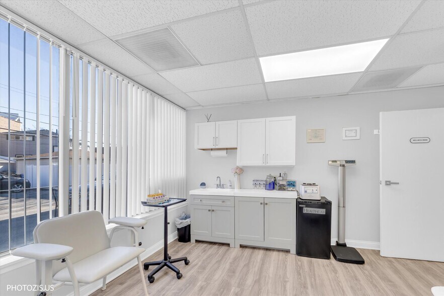 More Photos Of 5097 N Elston Ave, Chicago Medical For Sale